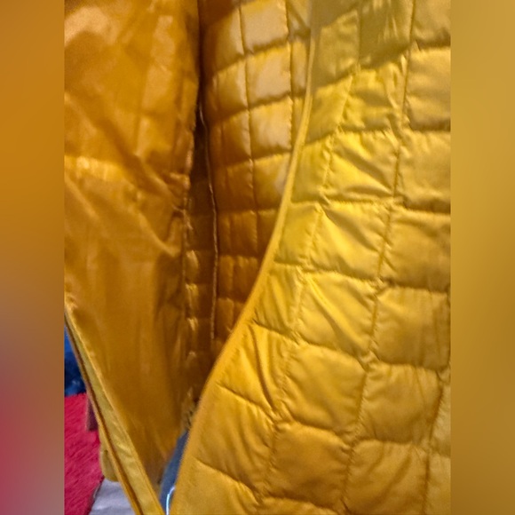 Yellow Puffer Jacket NEW - Picture 7 of 12